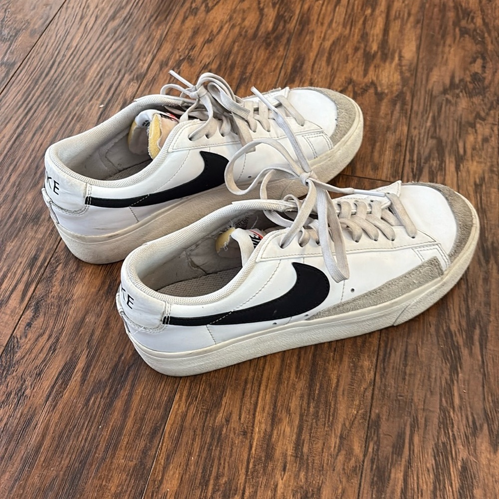 Nike blazer 77 size 10